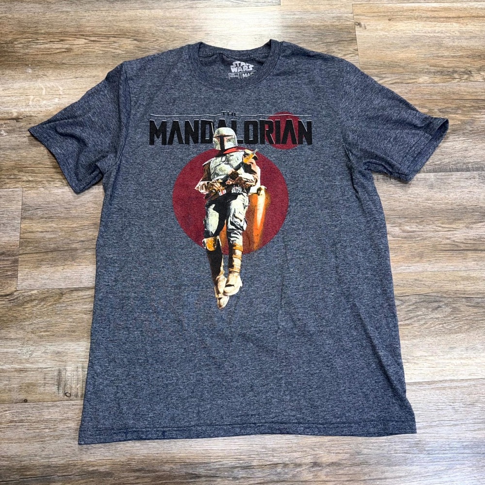 Mad Engine Star Wars Crew-Neck Shirt Mens M Heather Gray The Mandalorian Graphic